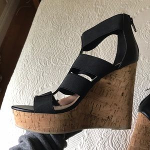 Steve Madden black wedges
